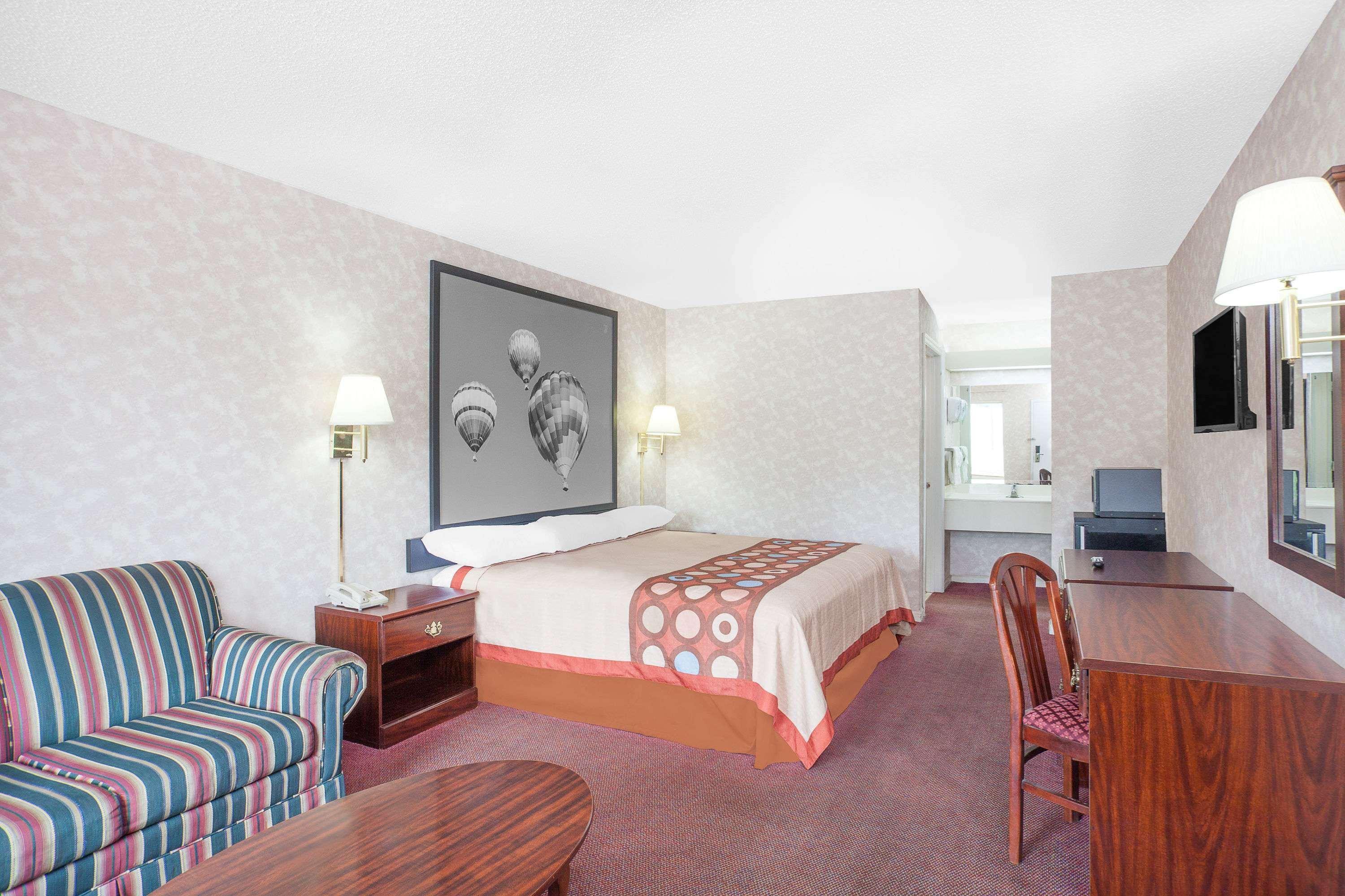 Super 8 By Wyndham Decatur Priceville Extérieur photo